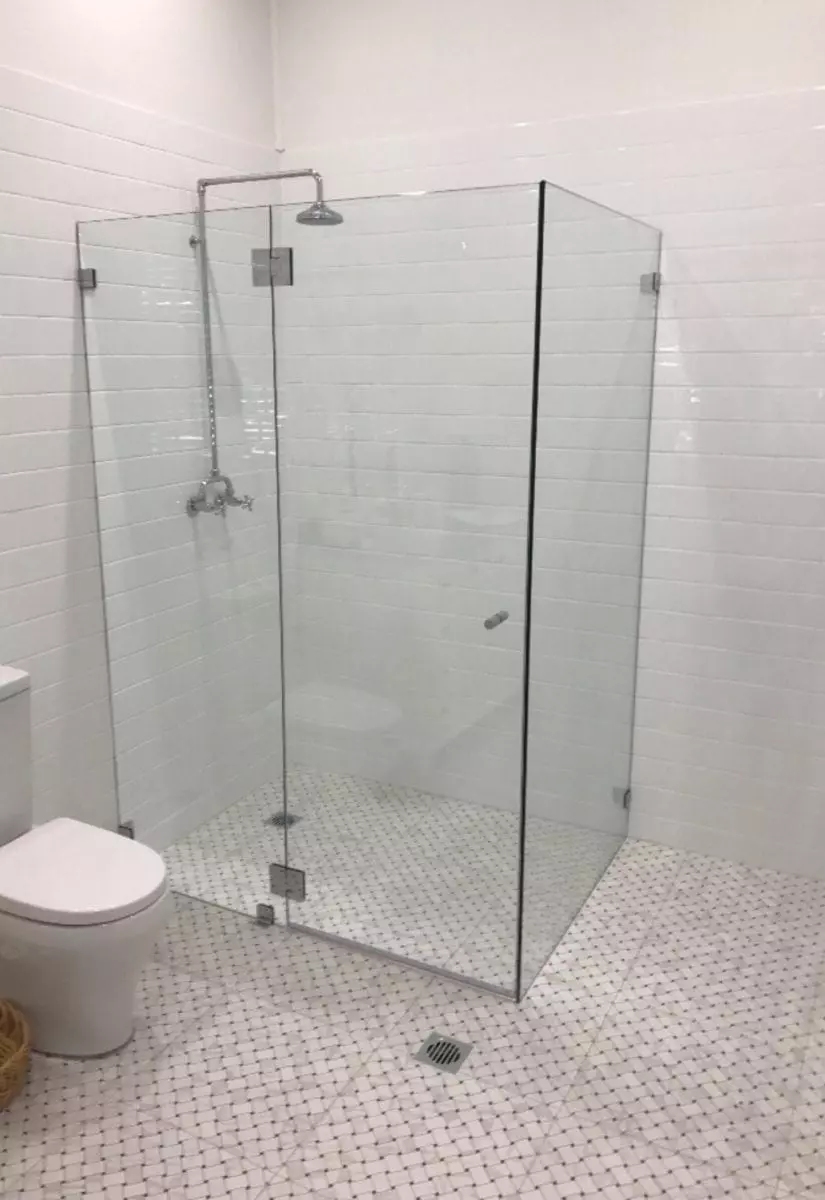 Frameless Shower Screens In Newcastle & The Hunter Dee Glass